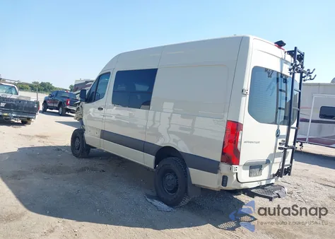 2021 Mercedes-Benz Sprinter Standard Roof V6 z USA, uszkodzony, nr VIN W1W4EBVY7MT063361
